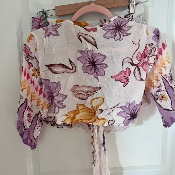 Floral Tie-Front Top / Short beachwear Set Size Large - Picture 5 of 8